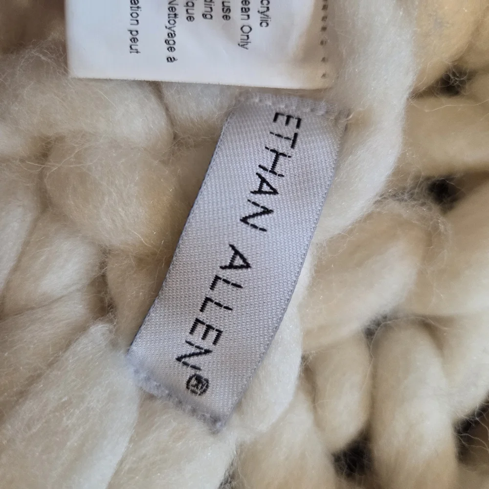 Ethan‎ Allen Chunky Cable Knit Throw 70X50 Wool Blend Cream Color
